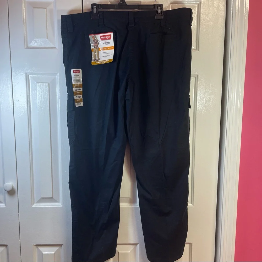 42x30 Mens Wrangler Flex for Comfort Pant Relaxed‎ Fit Black Cargo NWT M15